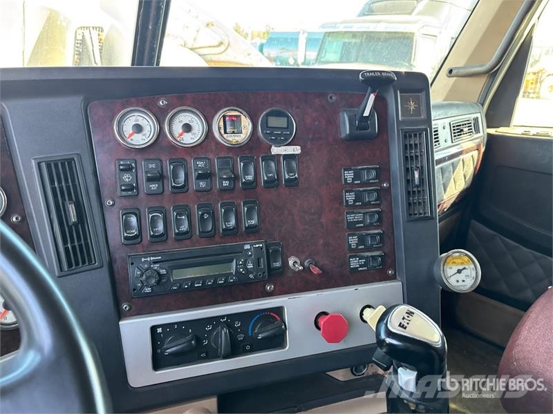Freightliner Coronado 122 6x4 T/A Sleeper Truck Tractor Çekiciler