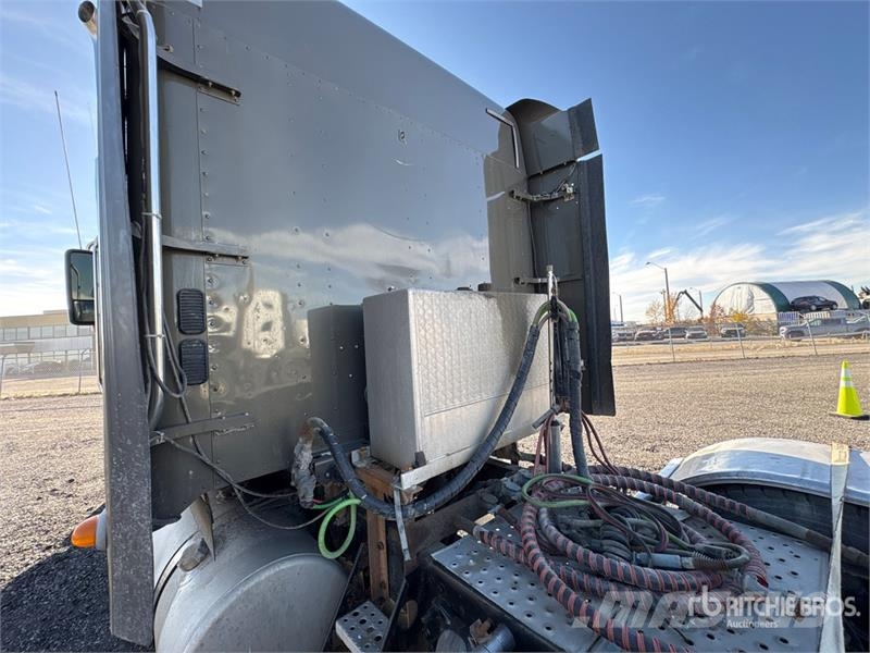 Freightliner Coronado 6x4 T/A Sleeper Truck Tractor Truck Tractor Units