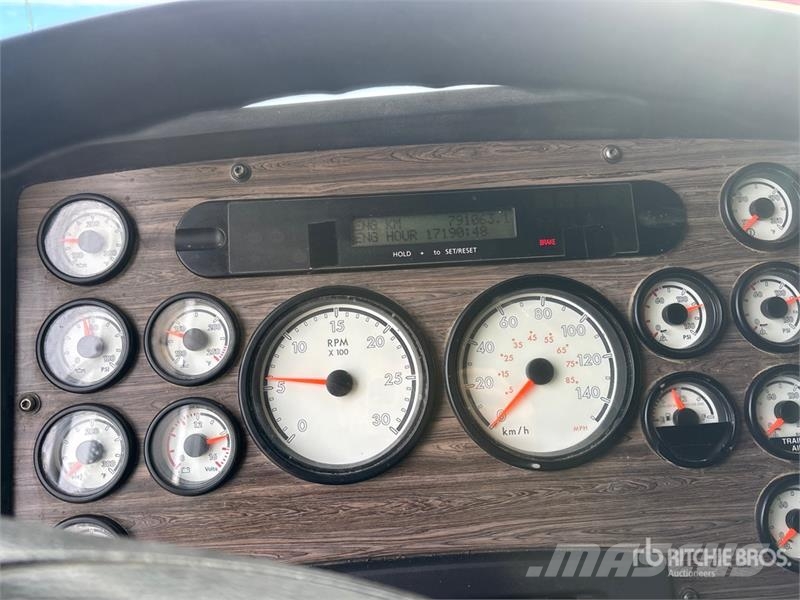 Freightliner Coronado 122 6x4 T/A Sleeper Truck Tractor وحدات الجر