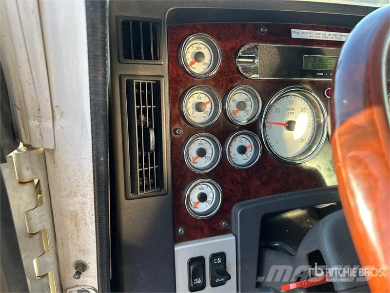 Freightliner Coronado 122 8x6 Sleeper Pressure Truck Ostali kamioni