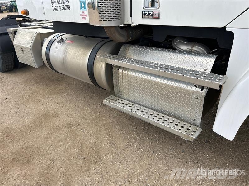 Freightliner Coronado 122SD Trekkers