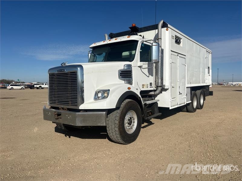 Freightliner Coronado 122 6x4 Lube Truck Tankwagen