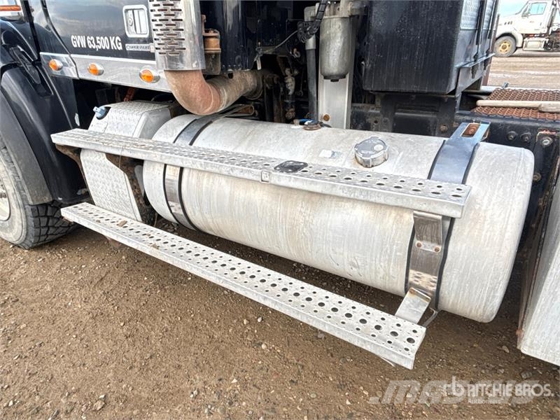 Freightliner Coronado SD 6x4 Heavy Haul T/A Day Cab Truck Tract Trekkers