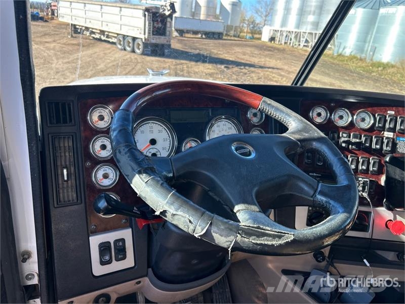 Freightliner Coronado 6x4 T/A Sleeper Truck Tractor Sadulveokid