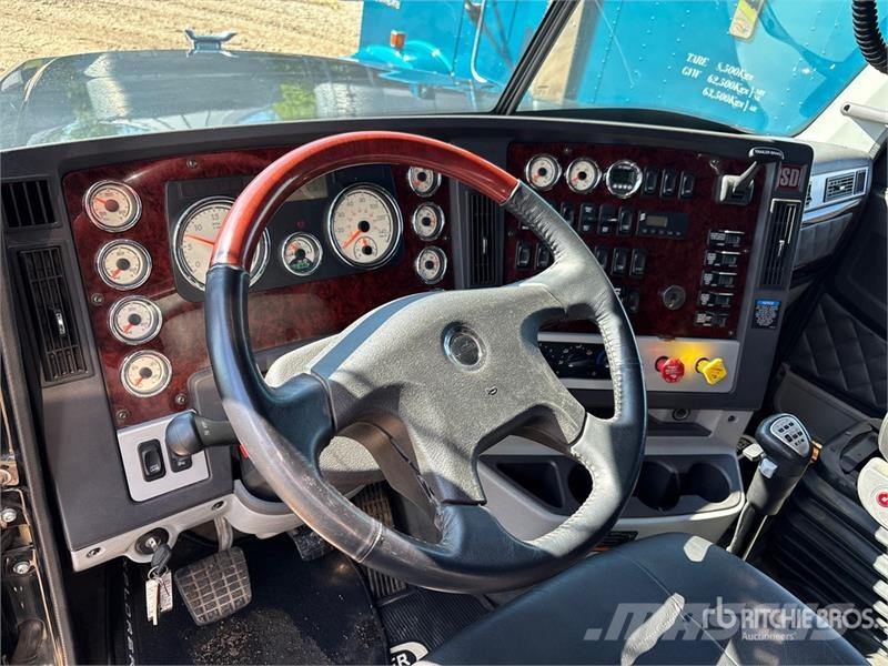 Freightliner Coronado 122SD Vilcēji