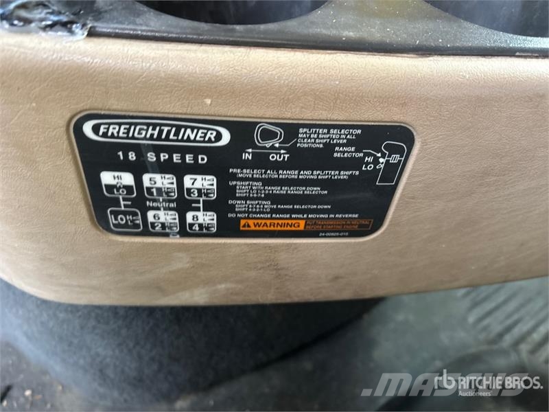 Freightliner Coronado 122 6x4 T/A Sleeper Truck Tractor وحدات الجر