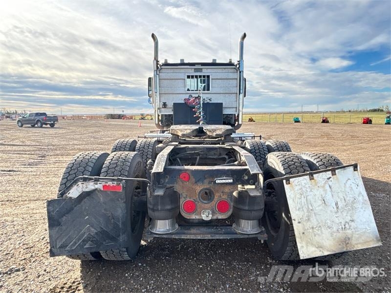 Freightliner Coronado SD 6x4 Heavy Haul T/A Day Cab Truck Tract Trekkers