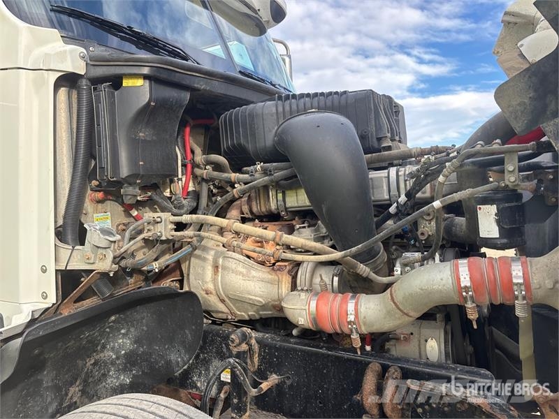 Freightliner Coronado 122 6x4 T/A Sleeper Truck Tractor وحدات الجر