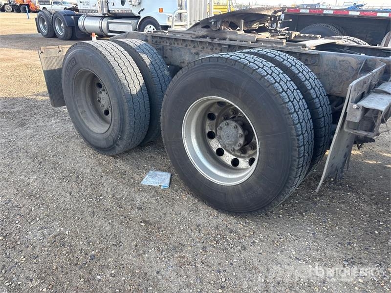 Freightliner Coronado 122SD Trekkers