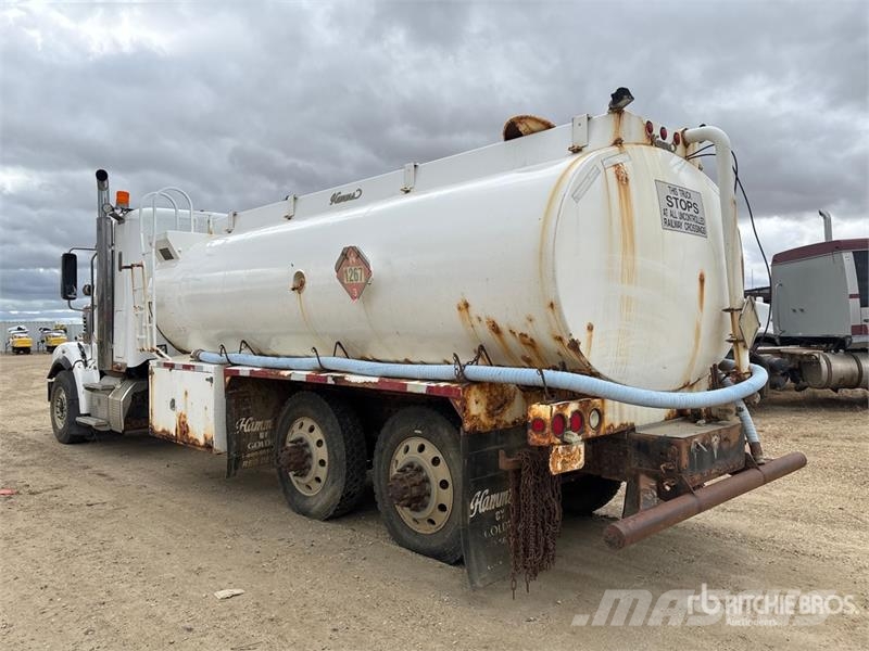Freightliner Coronado SD 6x4 Sleeper Tanker Truck (Inoperable) Tankwagen