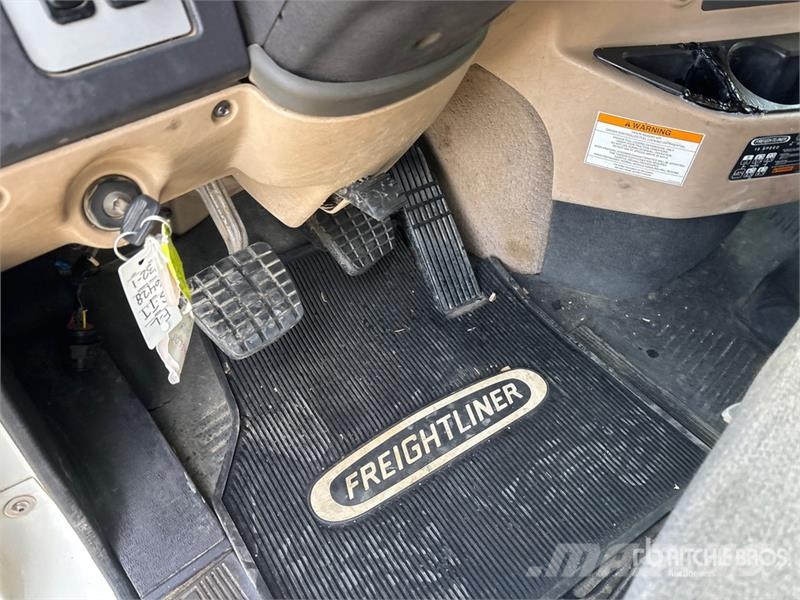 Freightliner Coronado 122 6x4 T/A Sleeper Truck Tractor وحدات الجر
