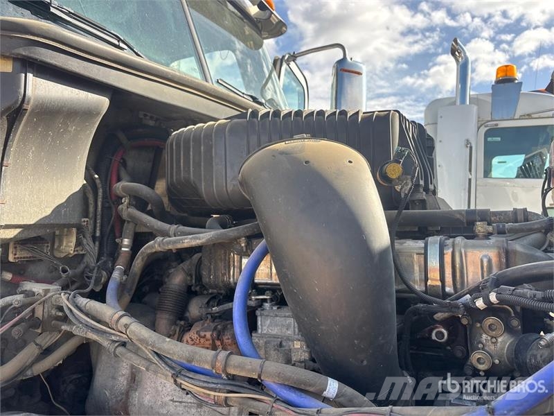 Freightliner Coronado 122 8x6 Sleeper Pressure Truck Ostali kamioni