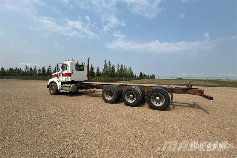 Freightliner Coronado 122SD 8x6 Cab and Chassis Hytter och interiör
