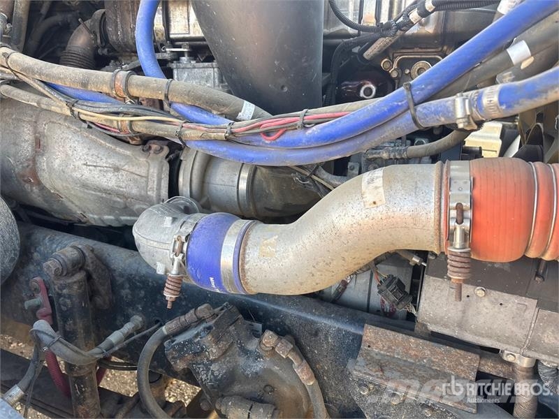 Freightliner Coronado 122 8x6 Sleeper Pressure Truck Ostali kamioni