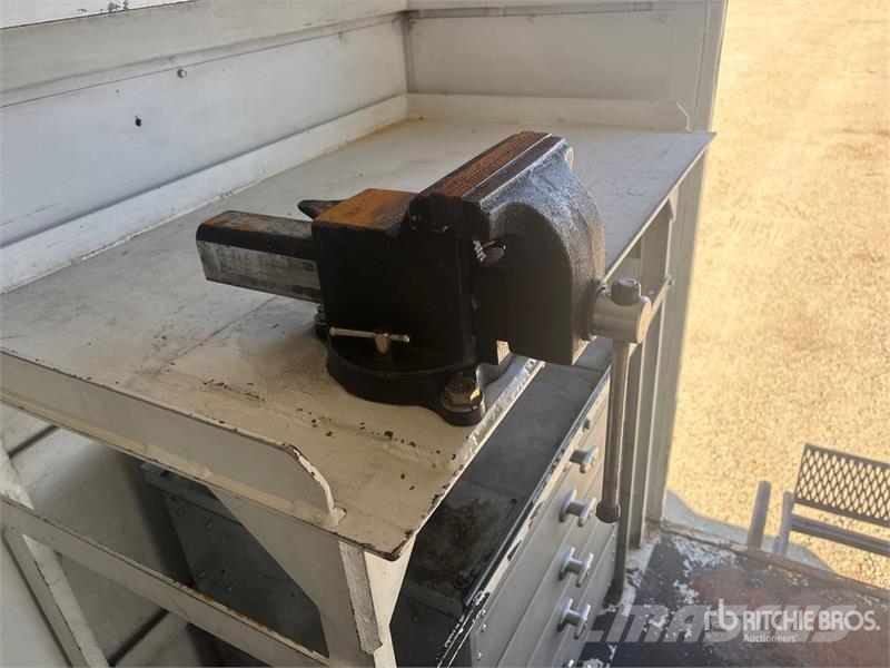 Freightliner Coronado 122 6x4 Lube Truck Грузовики-цистерны