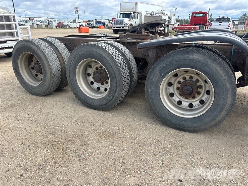 Freightliner Coronado 122SD 8x6 Tri/A Sleeper Truck Tractor Naudoti vilkikai