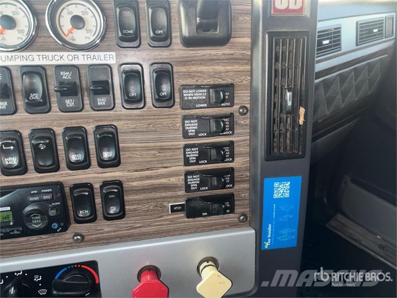 Freightliner Coronado 122 6x4 T/A Dump Truck Kipper