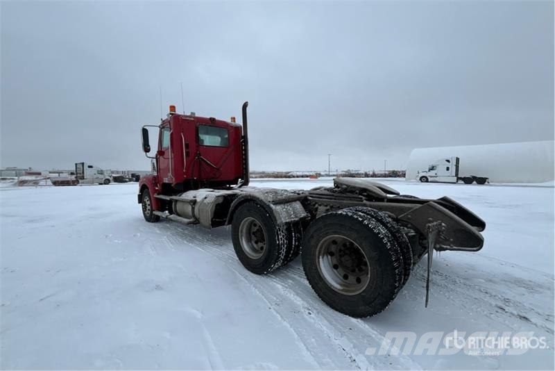 Freightliner Coronado 122 Trekkers