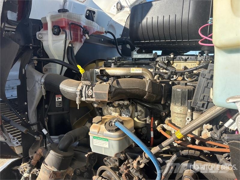 Freightliner Coronado 122 6x4 Lube Truck Tankwagen