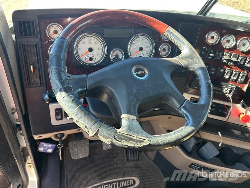 Freightliner Coronado 6x4 T/A Sleeper Truck Tractor Sadulveokid