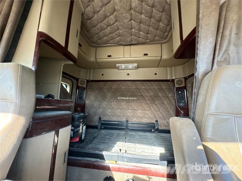 Freightliner Coronado 6x4 T/A Sleeper Truck Tractor Truck Tractor Units