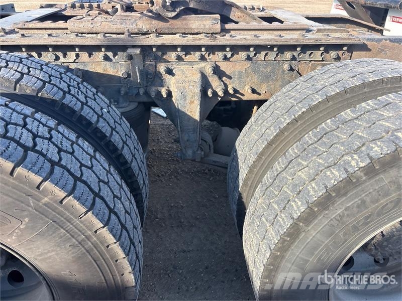 Freightliner Coronado 122SD Trekkers