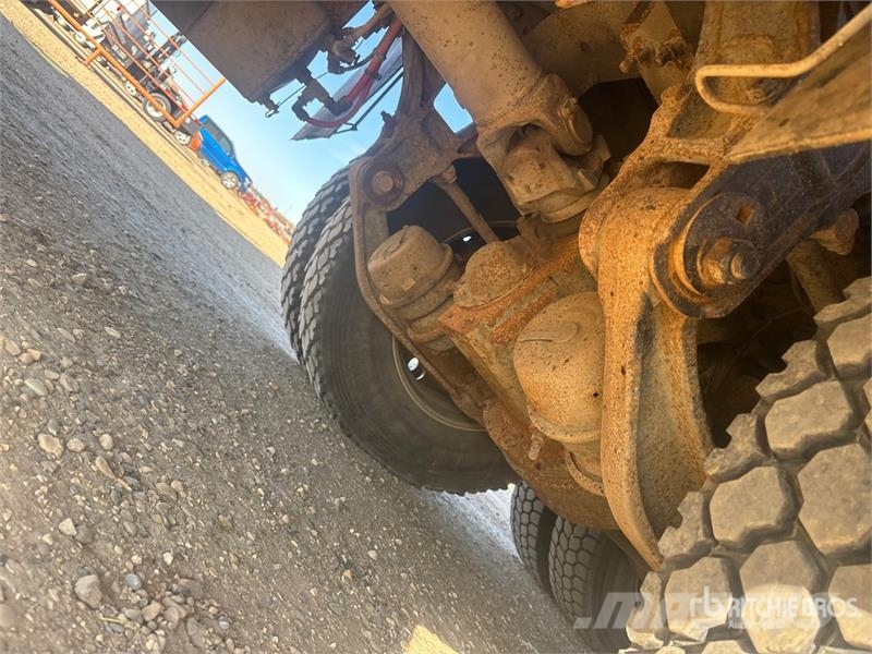 Freightliner Coronado 122 6x4 Lube Truck Tankwagen
