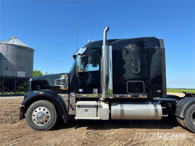 Freightliner Coronado 122SD Тягачі