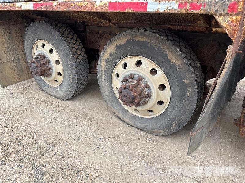 Freightliner Coronado SD 6x4 Sleeper Tanker Truck (Inoperable) Tankwagen