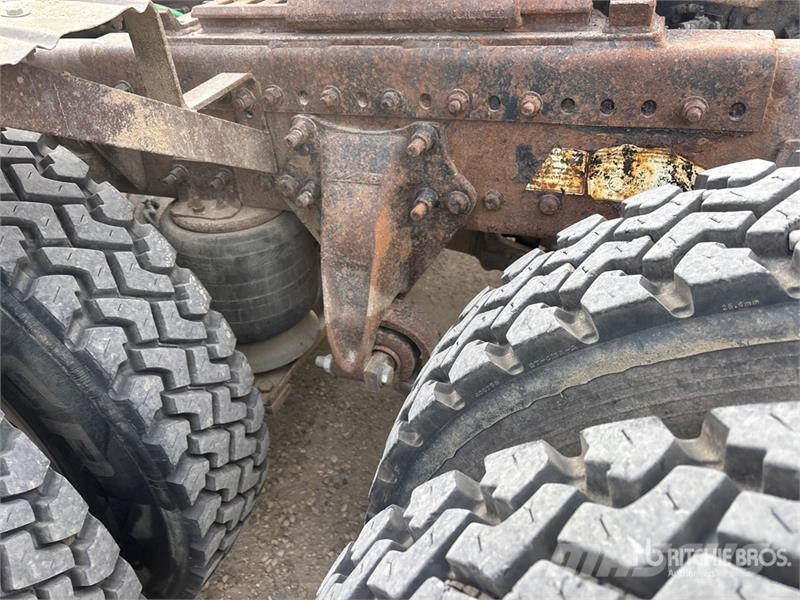 Freightliner Coronado 122 6x4 T/A Sleeper Truck Tractor وحدات الجر