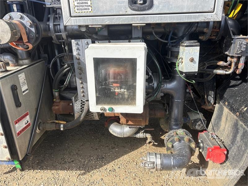 Freightliner Coronado 122 8x6 Sleeper Pressure Truck Ostali kamioni