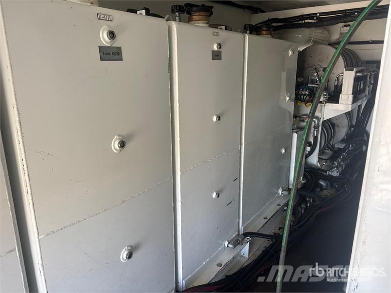 Freightliner Coronado 122 6x4 Lube Truck Tankwagen