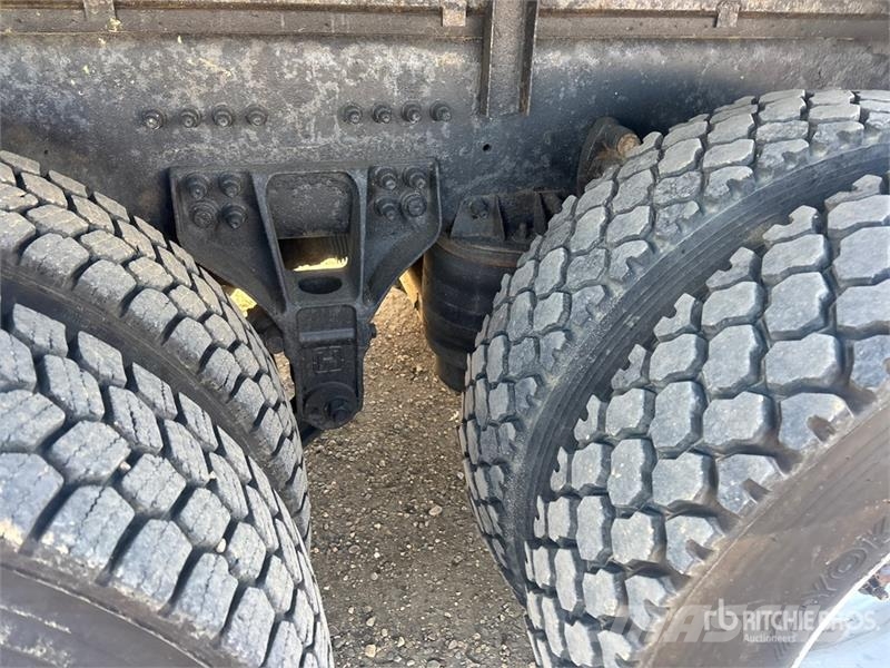 Freightliner Coronado 122 6x4 Lube Truck Грузовики-цистерны