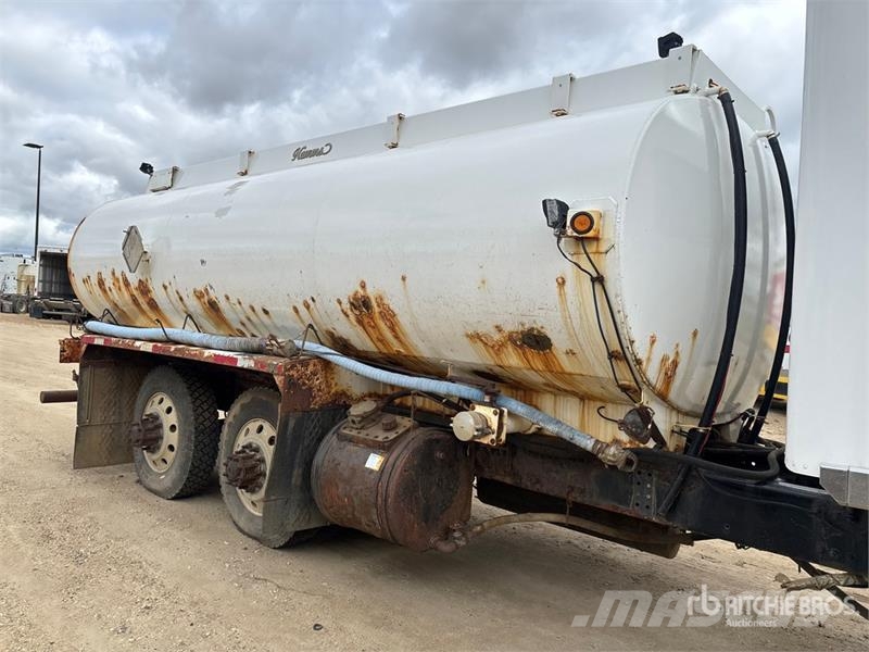 Freightliner Coronado SD 6x4 Sleeper Tanker Truck (Inoperable) Tankwagen