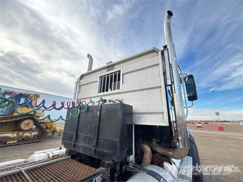 Freightliner Coronado SD 6x4 Heavy Haul T/A Day Cab Truck Tract Trekkers