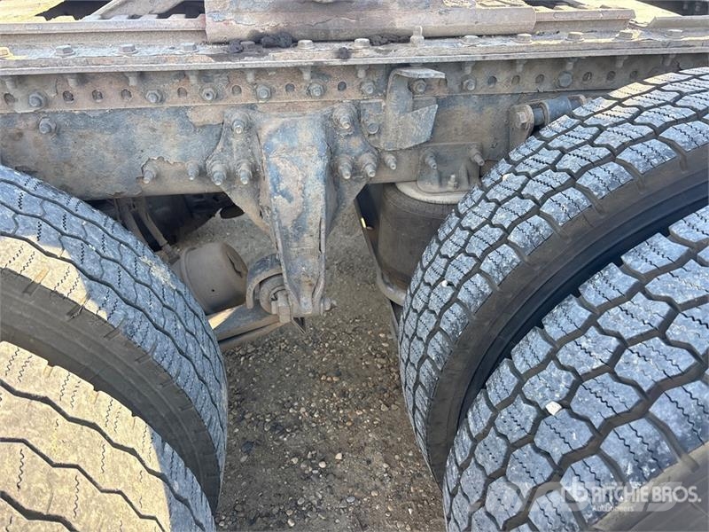 Freightliner Coronado 122SD Trekkers