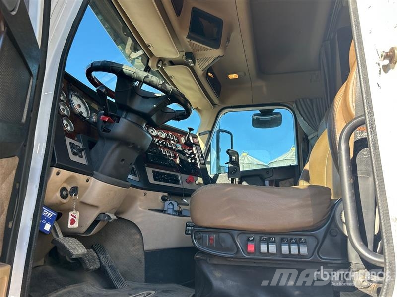 Freightliner Coronado 6x4 T/A Sleeper Truck Tractor Sadulveokid