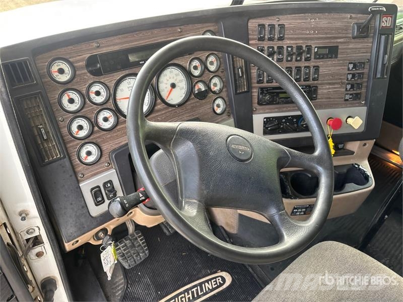 Freightliner Coronado 122 6x4 T/A Sleeper Truck Tractor وحدات الجر