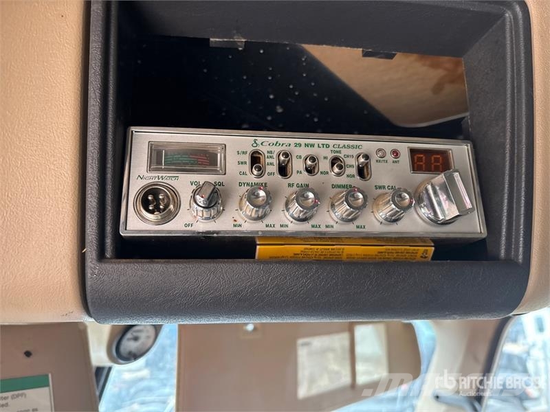 Freightliner Coronado SD 6x4 Sleeper Tanker Truck (Inoperable) Tankwagen