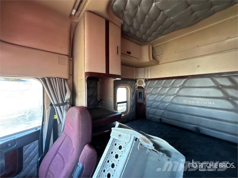Freightliner Coronado 122 6x4 T/A Sleeper Truck Tractor Çekiciler