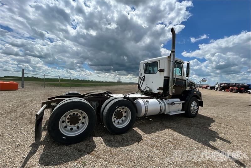 Freightliner Coronado 122 Vetopöytäautot