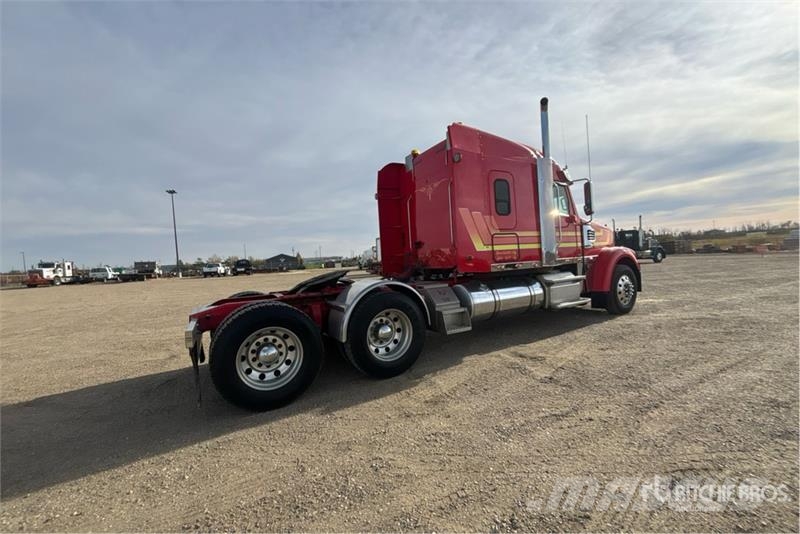 Freightliner Coronado 132 Nyergesvontatók