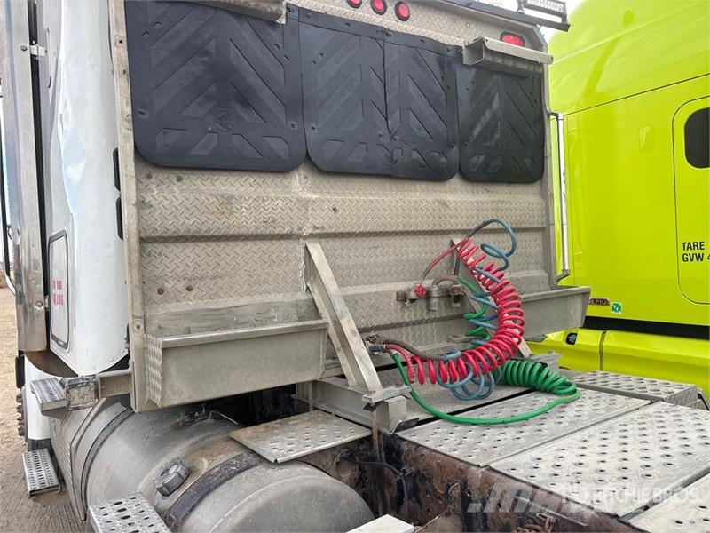 Freightliner Coronado 122 6x4 T/A Sleeper Truck Tractor وحدات الجر