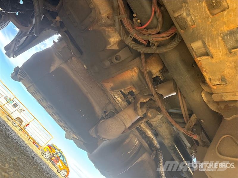 Freightliner Coronado 122SD Trekkers