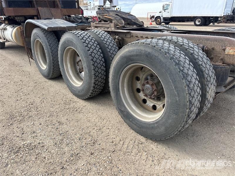 Freightliner Coronado 122SD 8x6 Tri/A Sleeper Truck Tractor Naudoti vilkikai