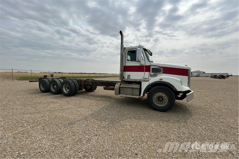 Freightliner Coronado 122SD 8x6 Cab and Chassis Hytter och interiör