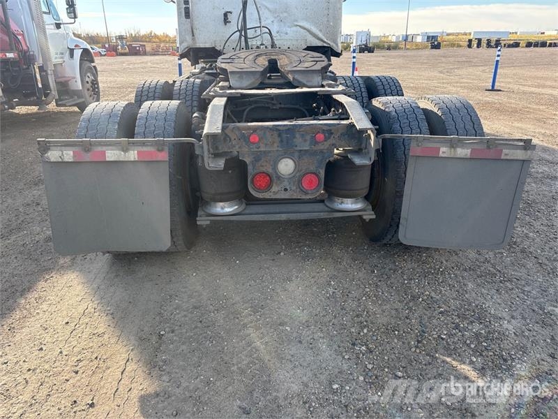 Freightliner Coronado 122SD Trekkers