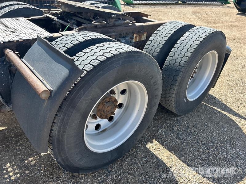 Freightliner Coronado 122 Vetopöytäautot