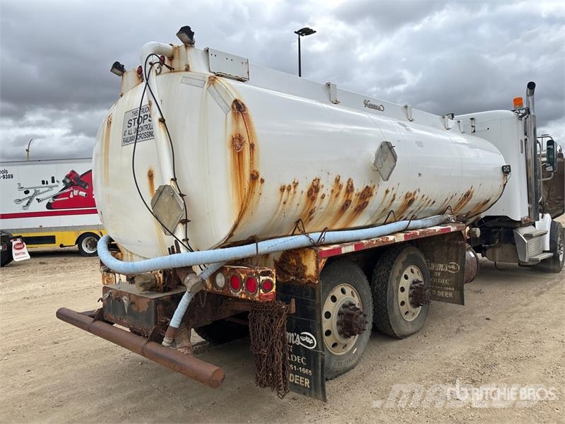 Freightliner Coronado SD 6x4 Sleeper Tanker Truck (Inoperable) Tankwagen