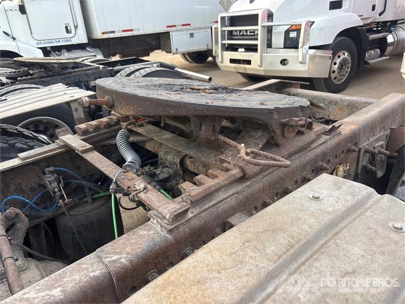 Freightliner Coronado 122 6x4 T/A Sleeper Truck Tractor وحدات الجر